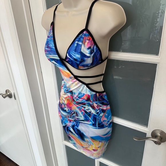 Multicolor Abstract Print Dress - Picture 3 of 4